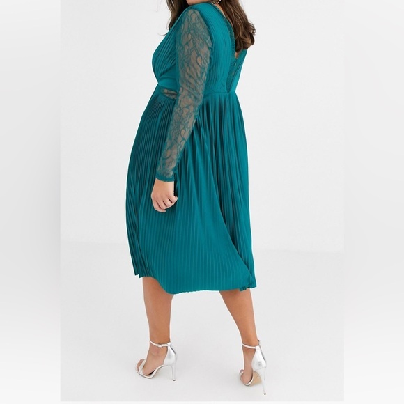 NWT ASOS Green Midi Dress with Lace’ Long Sleeves and Pleats - Picture 5 of 5